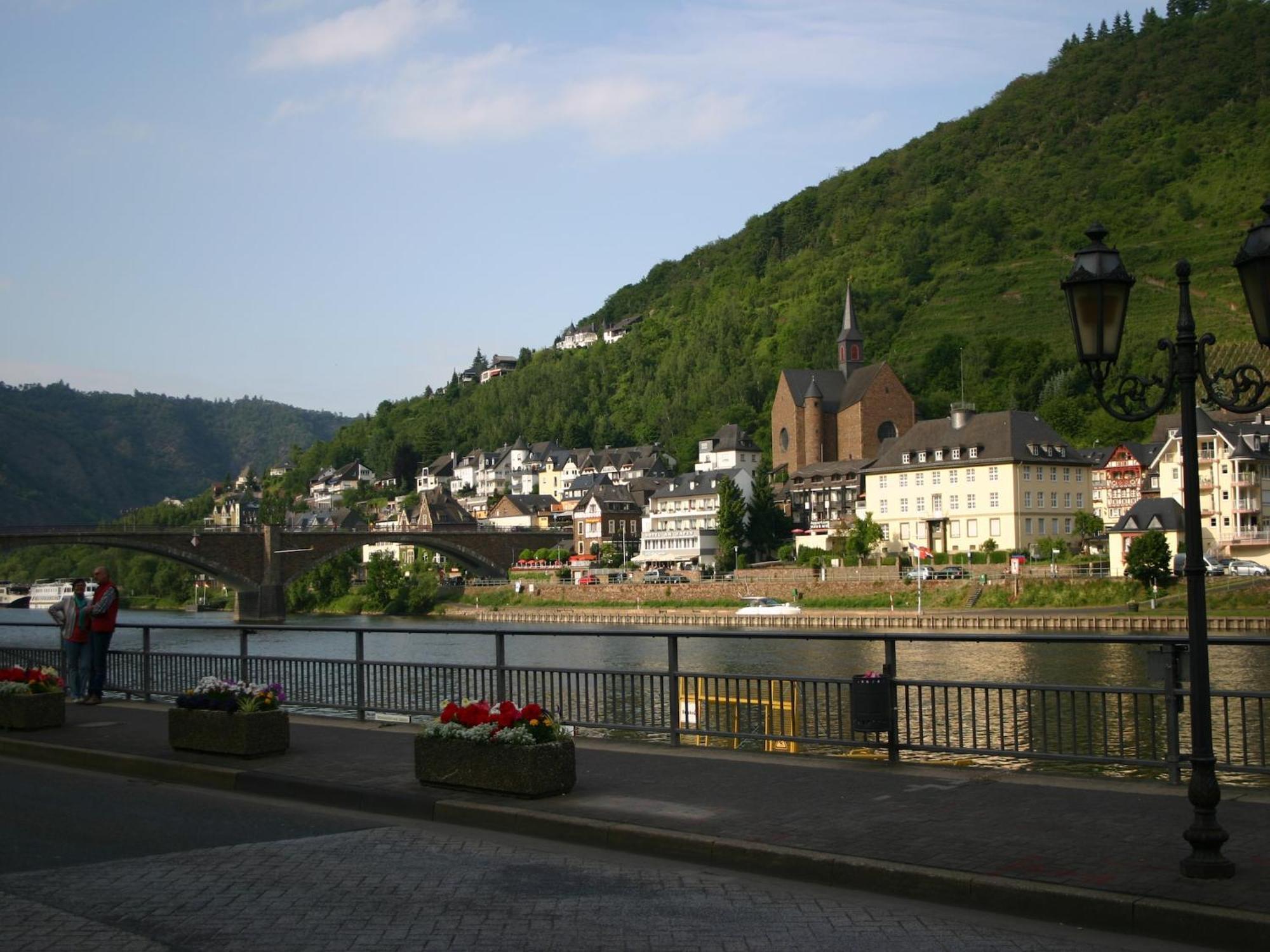 מוסלקרן A Modern Holiday Home By The River Mosel מראה חיצוני תמונה